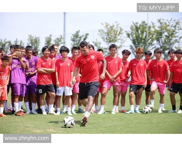 当足球球星脱下战袍穿上西服展现赛场之外的绅士风度 当足球球星脱下战袍穿上西服展现赛场之外的绅士风度